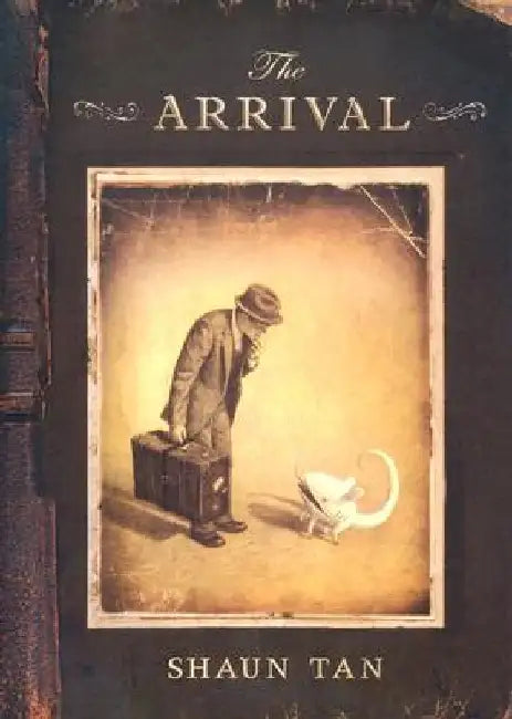 Buy The Arrival (English, Shaun Tan) — BookShops.in